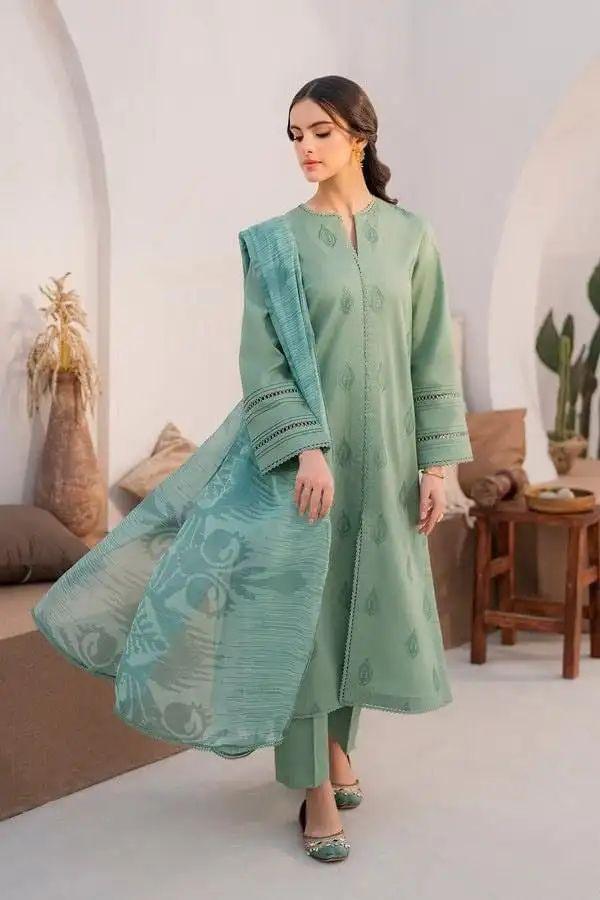 3 Pcs Women's Unstitched Embroidered Suit